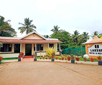 Lakshmi Hotel & Resorts